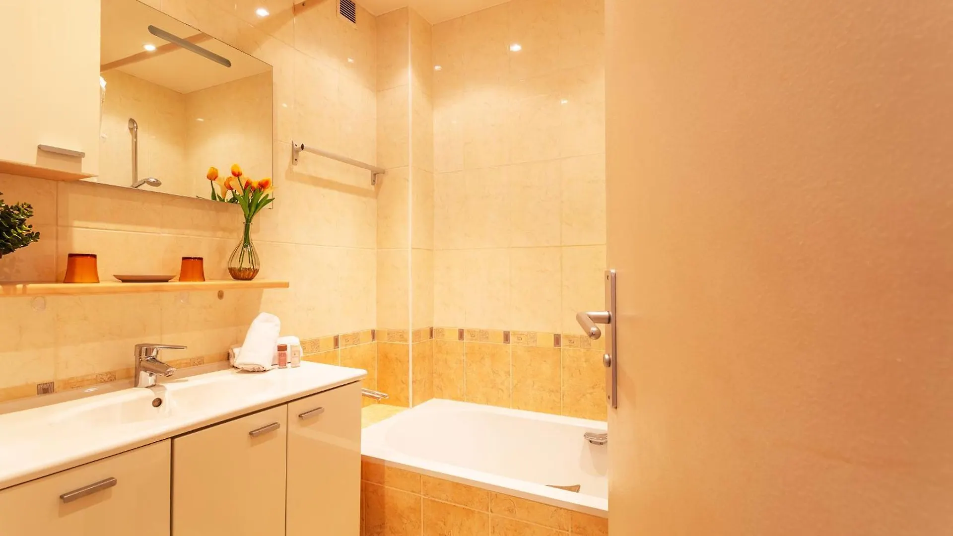 Apartment Le France-Massenet Ap3015 By Riviera Holiday Homes Nice